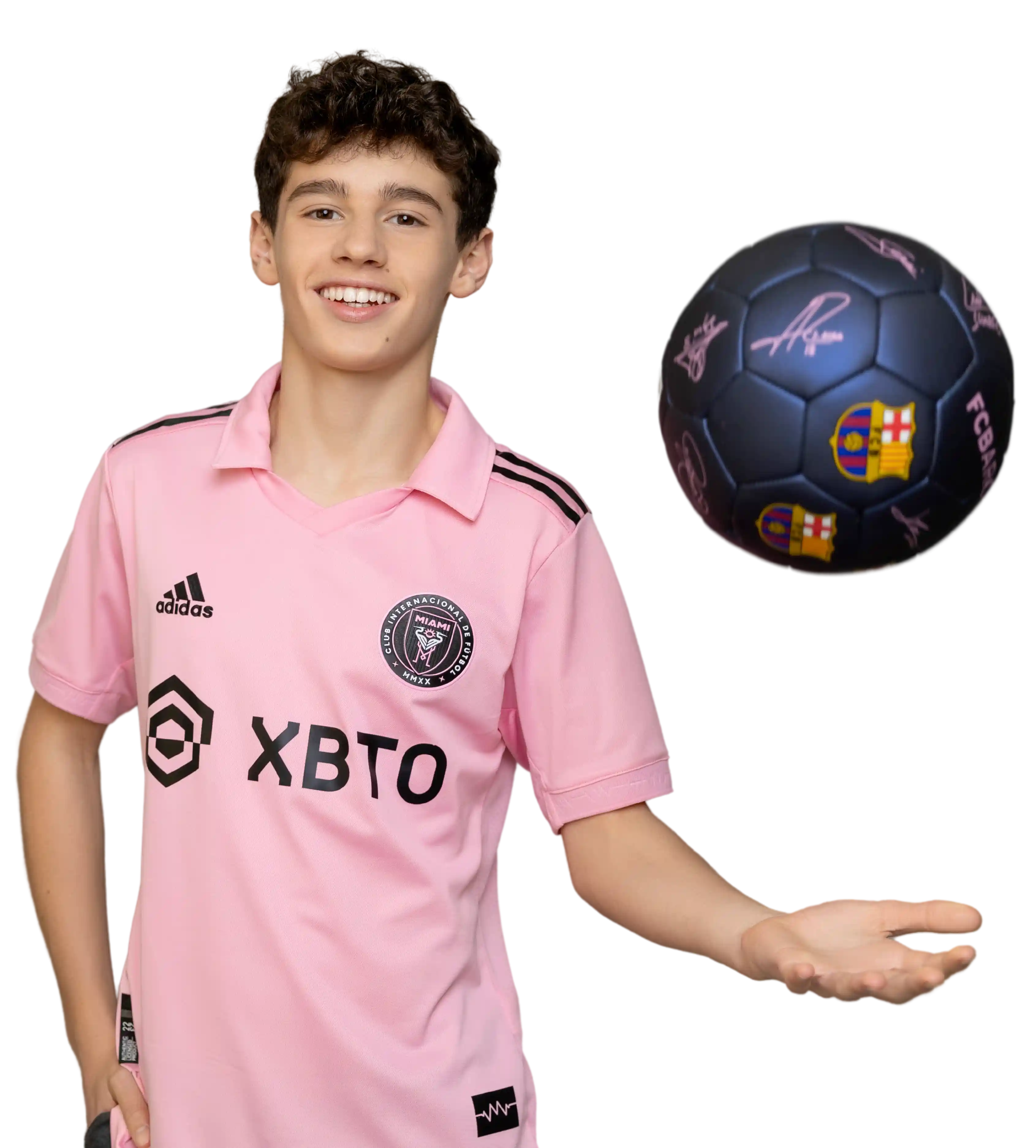 Ignacio Revello with arms crossed smiling and looking to camera